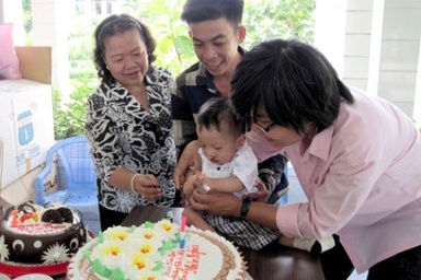 Mừng - lo ngày con trai Nhân Nghĩa tròn 1 tuổi