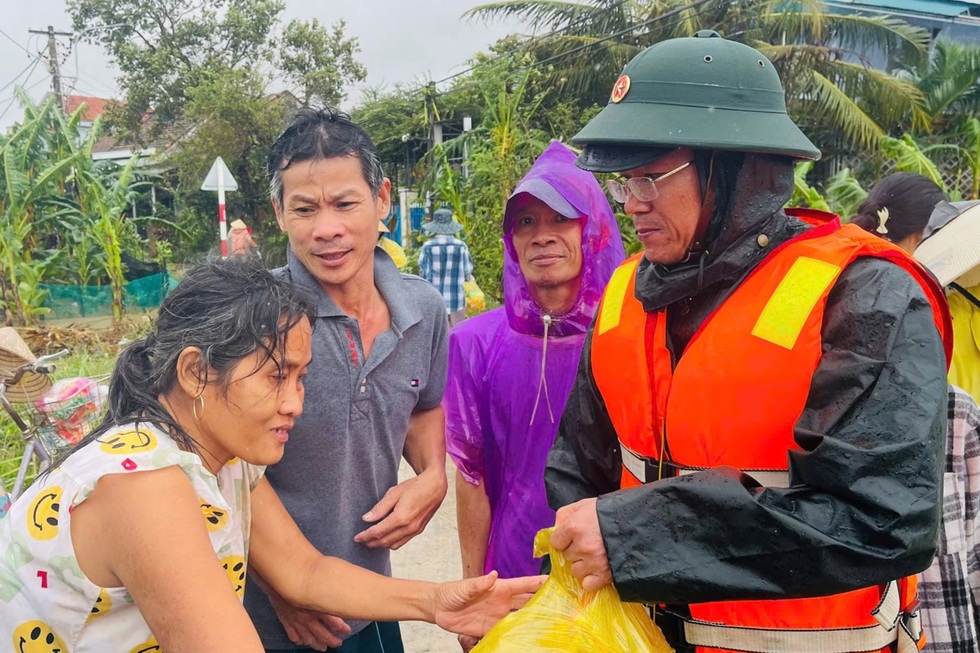 Diễn biến mưa lũ tại các tỉnh Nam Trung Bộ sáng 22/11 - 5