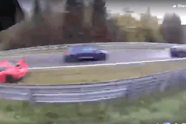 Tai nạn liên hoàn 14 xe vì một sự cố nhỏ