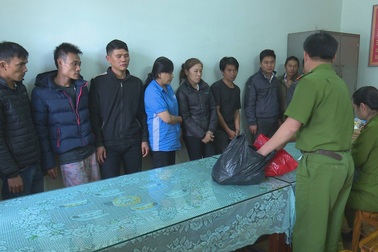 Bắt 14 đối tượng chuyên tổ chức đánh bạc ở nhiều địa điểm