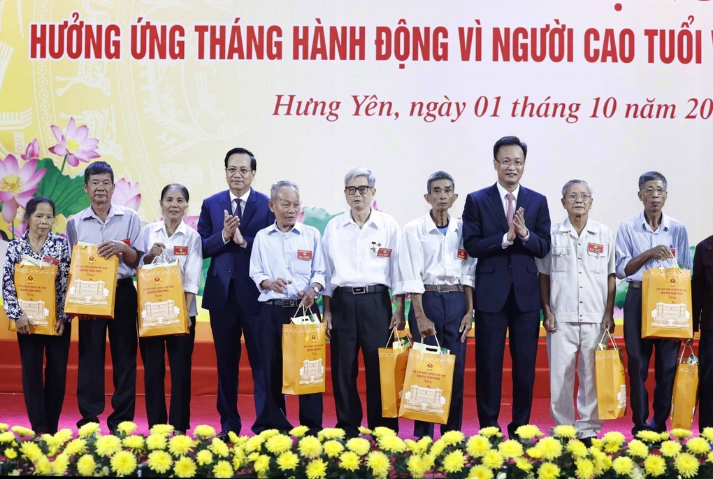 Chủ tịch nước: Hành động để mọi người cao tuổi được quan tâm, chăm sóc tận tình - 7 Chủ tịch nước: Hành động để mọi người cao tuổi được quan tâm, chăm sóc tận tình - 7
