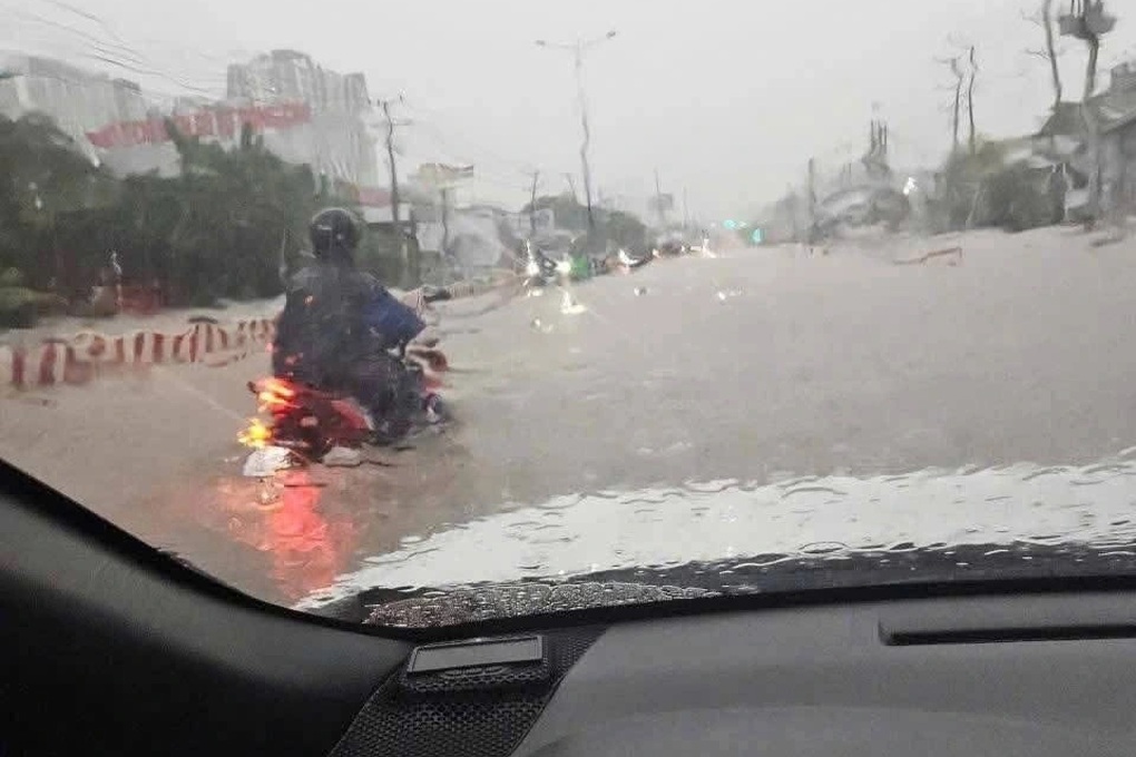 Những điều chủ ô tô cần lưu ý trong mùa mưa bão để bảo toàn tài sản - 2 Những điều chủ ô tô cần lưu ý trong mùa mưa bão để bảo toàn tài sản - 2