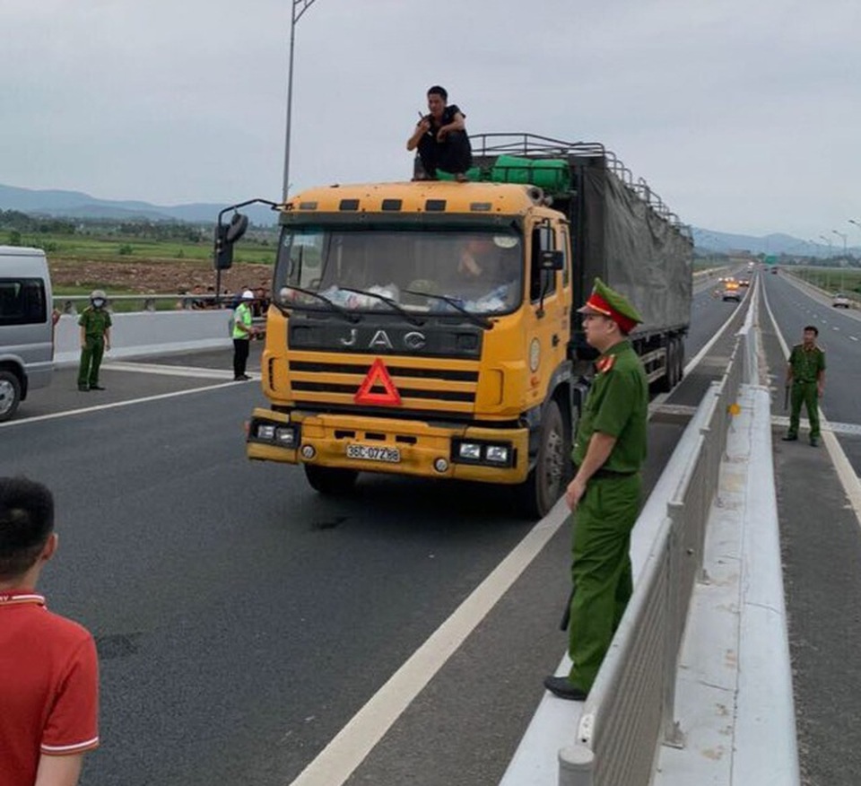Ngáo đá trở thành nỗi ám ảnh: Bộ Công an nêu bất cập - 1 Ngáo đá trở thành nỗi ám ảnh: Bộ Công an nêu bất cập - 1