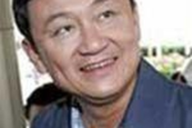 Thủ tướng Thaksin trở lại với công việc
