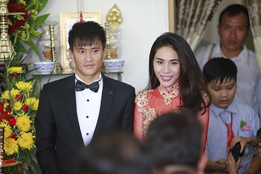 Công Vinh - Thủy Tiên rạng ngời trong ngày cưới