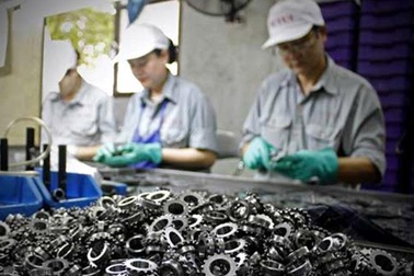 Sản xuất chỉ may, cúc áo, bu lông, ốc vít,... sẽ được Nhà nước hỗ trợ