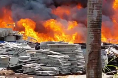 Cháy lớn tại Bình Định