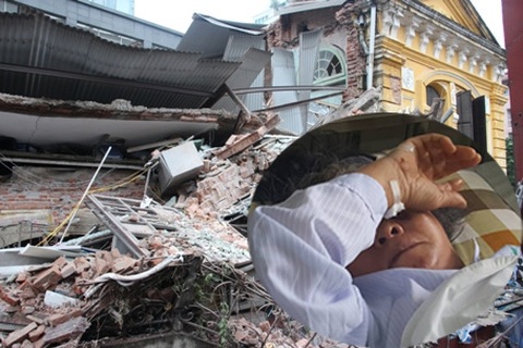 "Tôi vừa nghe tiếng rắc rắc, khối gạch đá đã đổ sập vào người"