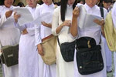 Thí sinh đến muộn không được dự thi!