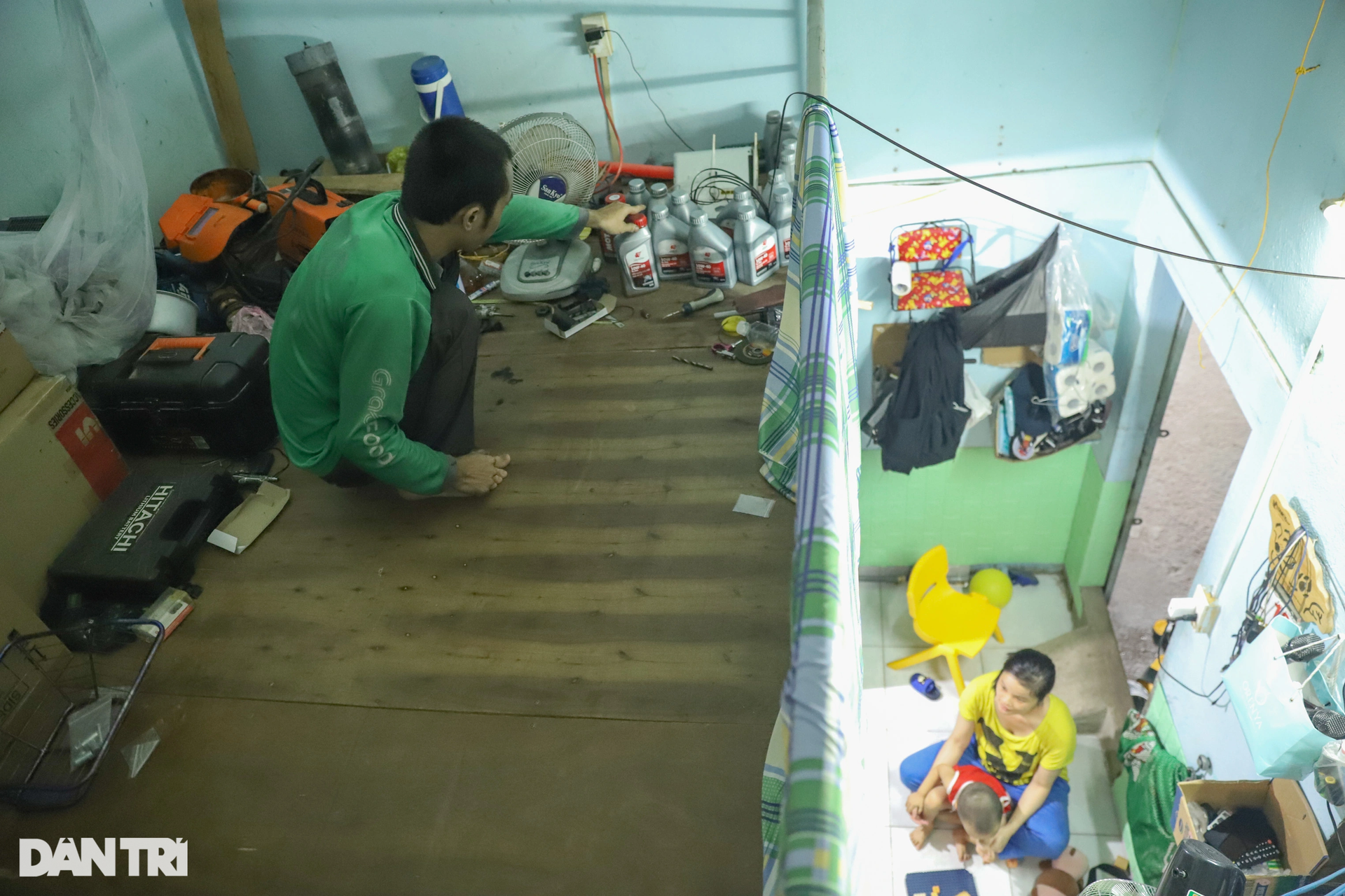 Vợ bầu sắp sinh, anh xe ôm vẫn đều đặn giúp người gặp nạn giữa đêm ở TPHCM - 16