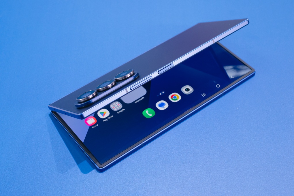 Die beiden Farben Marineblau und Mintgrün auf Galaxy Z Fold7 ziehen Benutzer an – 1 Hai màu xanh navy và xanh mint trên Galaxy Z Fold7 thu hút người dùng - 1