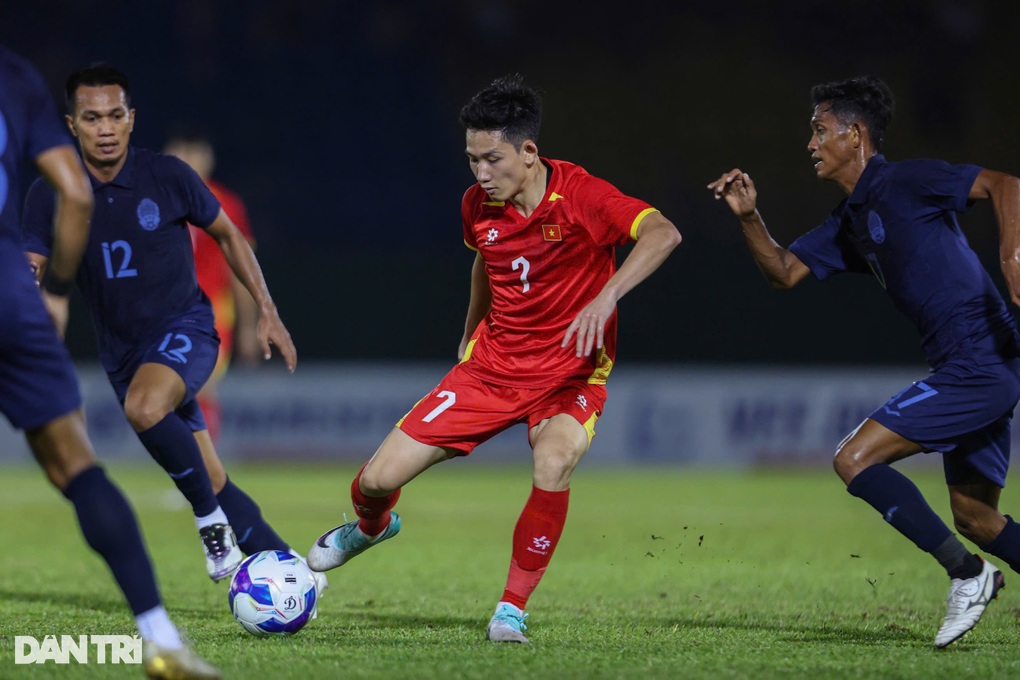 Hai Long: Đội tuyển Campuchia không còn là đối thủ dễ chơi - 2 Hai Long: Đội tuyển Campuchia không còn là đối thủ dễ chơi - 2