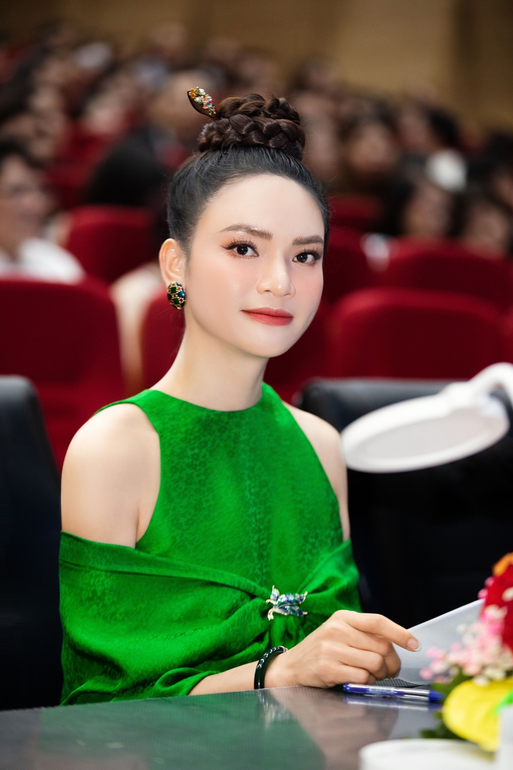 Ca sĩ Phạm Phương Thảo gặp tai nạn liên hoàn trên cao tốc Pháp Vân - 1 Ca sĩ Phạm Phương Thảo gặp tai nạn liên hoàn trên cao tốc Pháp Vân - 1