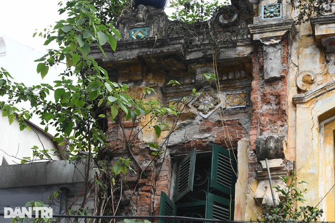 Biệt thự cổ trên đất vàng Hà Nội xuống cấp, bỏ hoang, dùng làm bãi trông xe - 2 Biệt thự cổ trên đất vàng Hà Nội xuống cấp, bỏ hoang, dùng làm bãi trông xe - 2