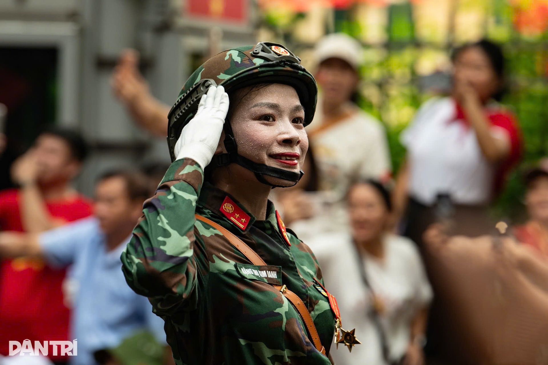 Ngắm những bóng hồng rạng rỡ tại lễ tổng duyệt A80 - 13 Ngắm những bóng hồng rạng rỡ tại lễ tổng duyệt A80 - 13