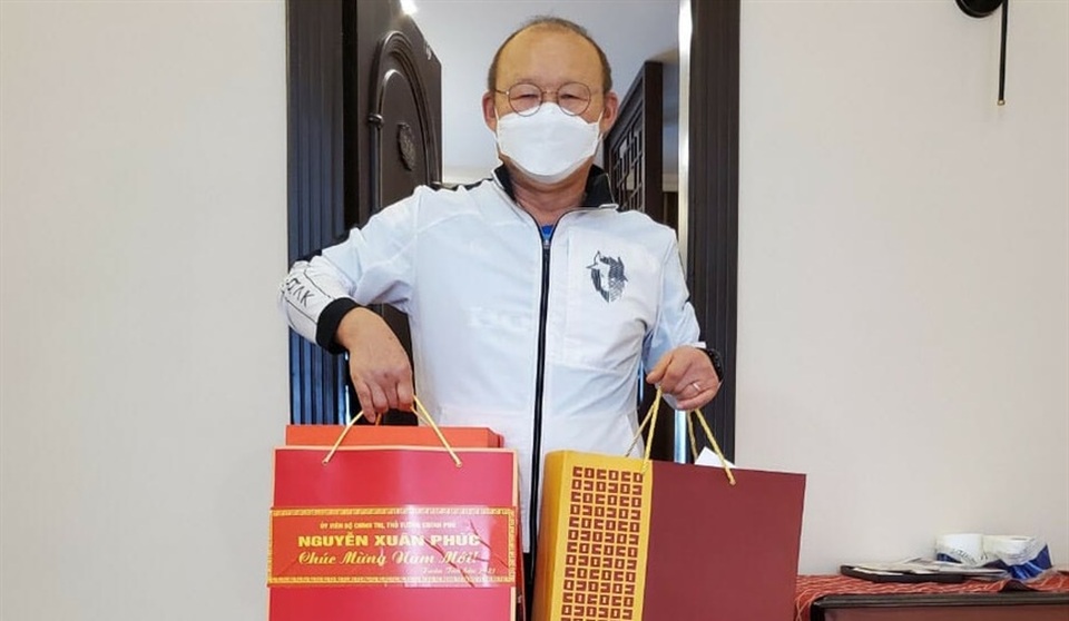 Thủ tướng gửi quà Tết cho HLV Park Hang Seo - 1 Thủ tướng gửi quà Tết cho HLV Park Hang Seo - 1