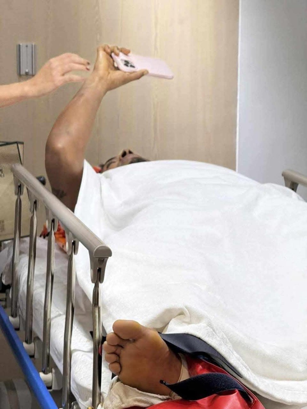 Dân mạng chế ảnh hài hước, mừng chiến thắng lịch sử của đội tuyển Việt Nam - 8 Dân mạng chế ảnh hài hước, mừng chiến thắng lịch sử của đội tuyển Việt Nam - 8