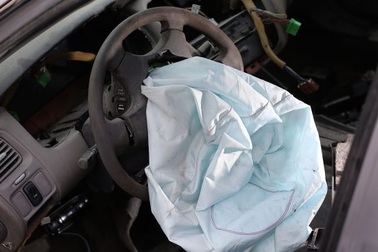 Túi khí Takata vẫn đang gây khó cho nhiều hãng xe hơi