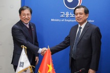 Thứ trưởng Bộ LĐ-TB&XH với mối bận tâm mang sang xứ Hàn