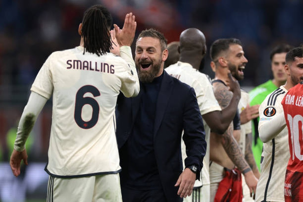 AS Roma giành chiến thắng đầy tranh cãi trước AC Milan - 2 AS Roma giành chiến thắng đầy tranh cãi trước AC Milan - 2