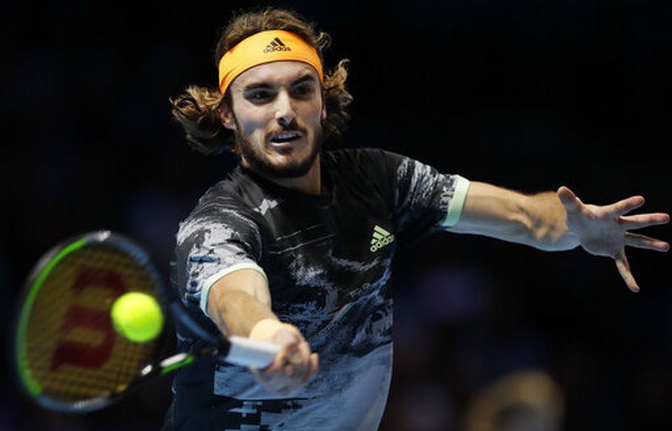 ATP Finals: Đánh bại Thiem, Tsitsipas gây sốc với cúp vô địch - 3 ATP Finals: Đánh bại Thiem, Tsitsipas gây sốc với cúp vô địch - 3
