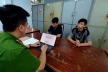 Đâm 2 người nguy kịch do bị nhắc nhở mở nhạc lớn