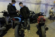 Hà Nội: Hàng trăm "quái xế" nẹt pô ầm ĩ dọc tuyến đường cầu Nhật Tân