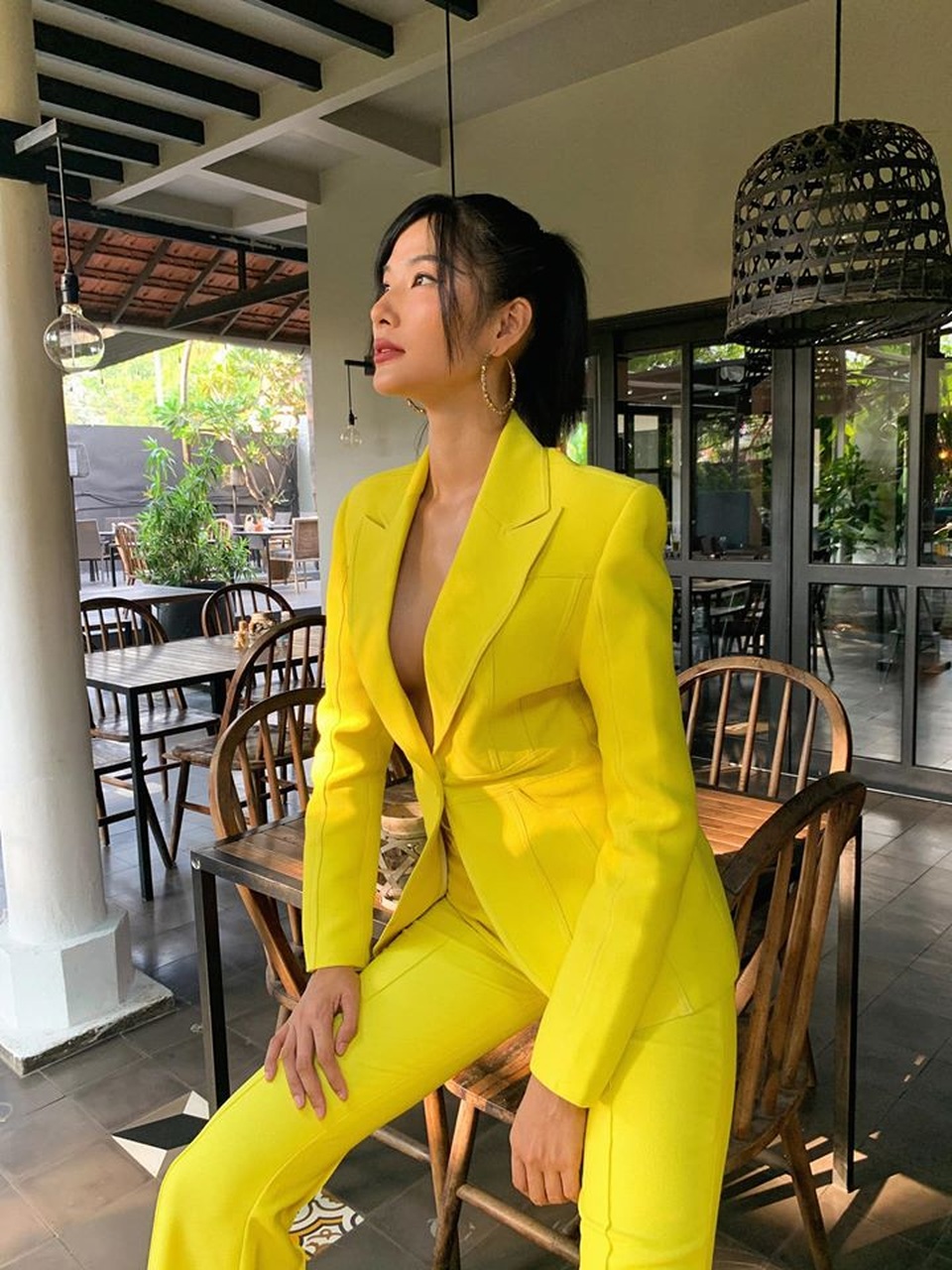 Hoàng Thuỳ lên tiếng trước nghi án sửa mũi - 4 Hoàng Thuỳ lên tiếng trước nghi án sửa mũi - 4