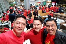 Quyền Linh, Hoàng Bách, Bình Minh lên đường đi cổ vũ U23 Việt Nam từ 3h sáng