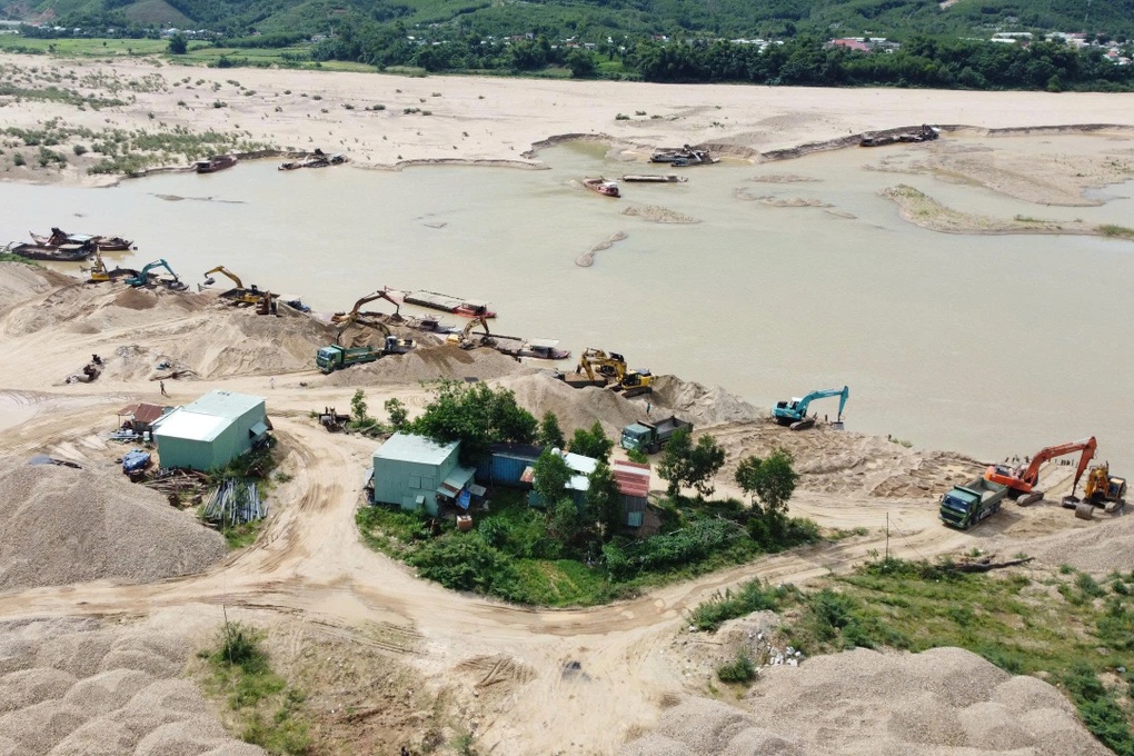 Cổ đông tranh chấp, mỏ cát tạm dừng khiến giá cát tăng vọt - 1 Cổ đông tranh chấp, mỏ cát tạm dừng khiến giá cát tăng vọt - 1