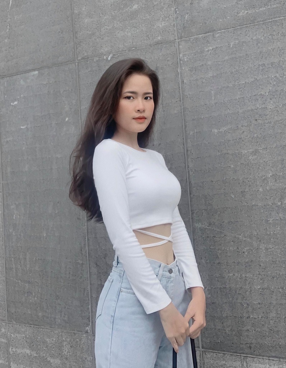 Đăng ảnh chụp ở biển, nữ sinh 2K được dân mạng khen xinh như hoa - 13 Đăng ảnh chụp ở biển, nữ sinh 2K được dân mạng khen xinh như hoa - 13