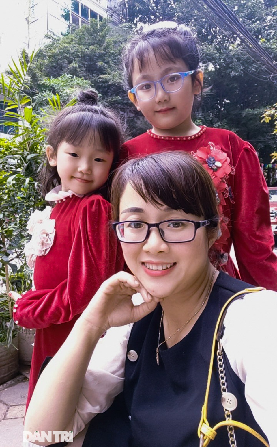 Tâm sự của chị lao công quét rác có 2 con gái theo chân đi làm mùng 1 Tết - 6 Tâm sự của chị lao công quét rác có 2 con gái theo chân đi làm mùng 1 Tết - 6