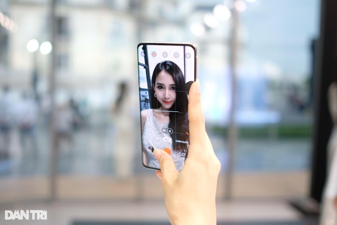 Cận cảnh Oppo Find X5 Pro - Đối thủ của iPhone 13 Pro Max, Galaxy S22 Ultra - 4 Cận cảnh Oppo Find X5 Pro - Đối thủ của iPhone 13 Pro Max, Galaxy S22 Ultra - 4