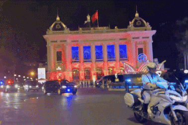 Đoàn xe tháp tùng Tổng thống Putin ra sân bay, kết thúc tốt đẹp chuyến thăm