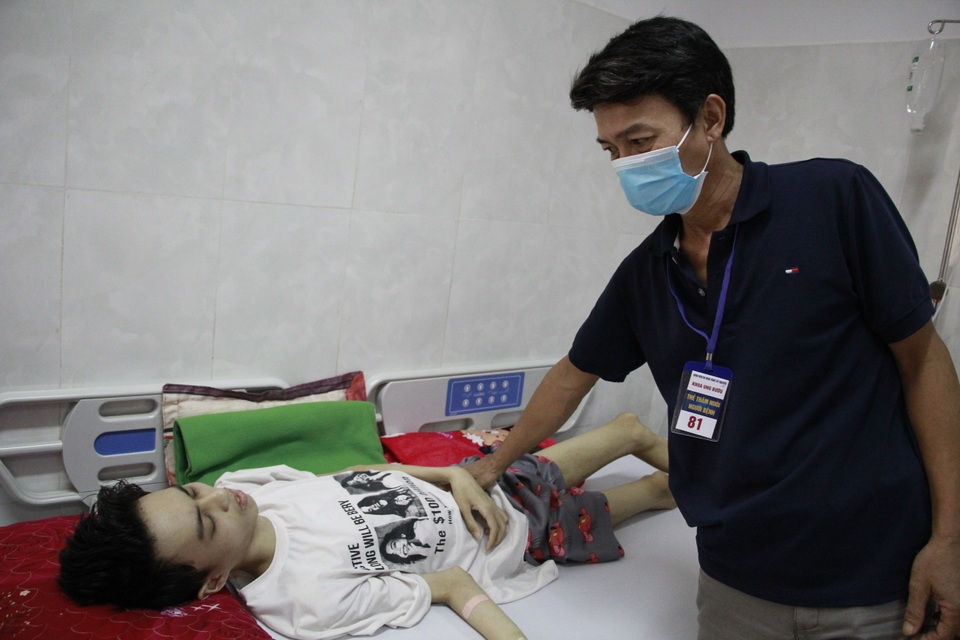Bạn đọc giúp đỡ cậu học trò ung thư 2 lần lỗi hẹn kì thi tốt nghiệp THPT - 2 Bạn đọc giúp đỡ cậu học trò ung thư 2 lần lỗi hẹn kì thi tốt nghiệp THPT - 2