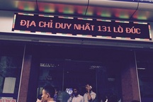 Tiêm vắc xin dịch vụ tại Hà Nội: Chen lấn, đợi chờ đến bao giờ?