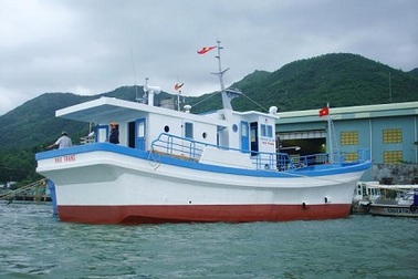 Hạ thủy tàu cá composite đầu tiên theo Nghị định 67