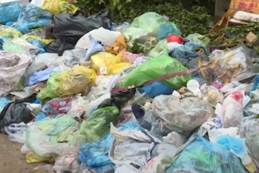 Tập kết rác trong khu dân cư, công ty môi trường lĩnh phạt