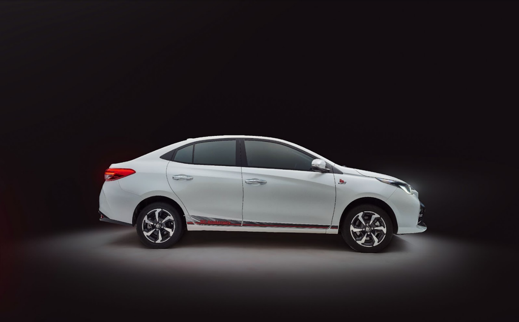 Toyota Vios ra mắt phiên bản kỷ niệm 30 năm với số lượng giới hạn - 2