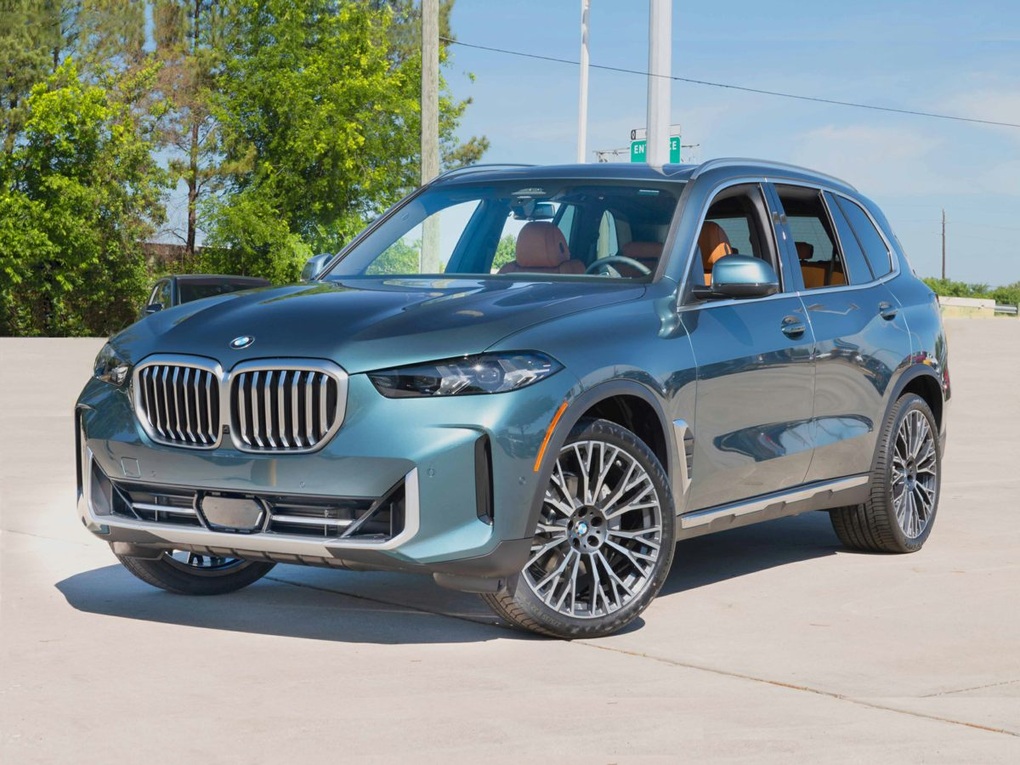 Triệu hồi xe BMW X5 và X7 vì nguy cơ bung bảng điều khiển - 1 Triệu hồi xe BMW X5 và X7 vì nguy cơ bung bảng điều khiển - 1