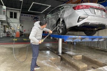 Rửa xe thuận tiện với cầu nâng một trụ rửa xe ô tô
