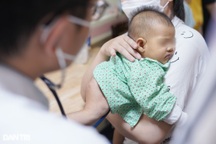 Hà Nội: Thêm 6 ổ dịch tay chân miệng trong một tuần, có trẻ diễn biến nặng