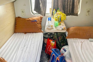 Truy tìm người ném đá vỡ kính tàu Bắc - Nam khi chạy qua TP Đồng Nai