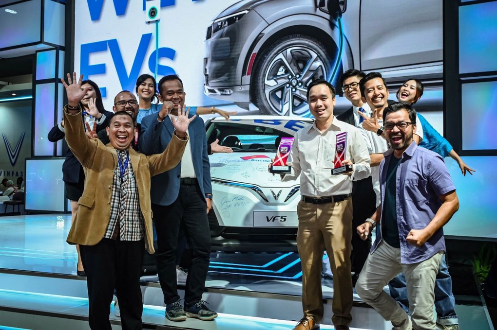 VinFast nhận 2 giải thưởng tại triển lãm ô tô quốc tế Indonesia 2024 - 2 VinFast nhận 2 giải thưởng tại triển lãm ô tô quốc tế Indonesia 2024 - 2