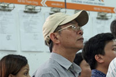 Giao dịch chứng khoán sụt giảm mạnh