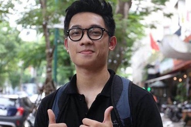 Nam sinh điển trai thu hút sự chú ý trong kỳ thi tốt nghiệp THPT