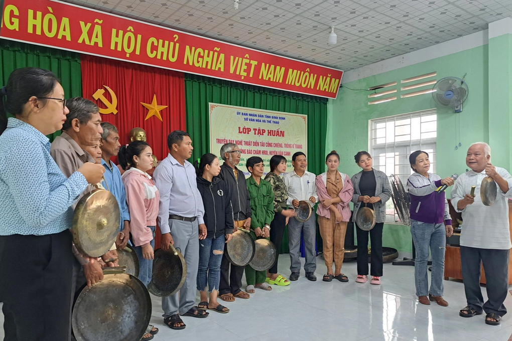 Gắn bảo tồn văn hóa vùng đồng bào với phát triển du lịch - 3 Gắn bảo tồn văn hóa vùng đồng bào với phát triển du lịch - 3