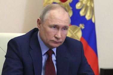 Tổng thống Putin yêu cầu lính Ukraine ở Azovstal đầu hàng