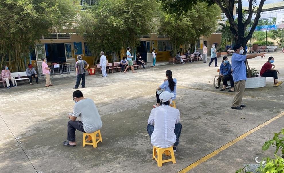 TPHCM 8/9: Số F0 đi ngang, tốc độ tiêm vắc xin tăng từng ngày - 3 TPHCM 8/9: Số F0 đi ngang, tốc độ tiêm vắc xin tăng từng ngày - 3
