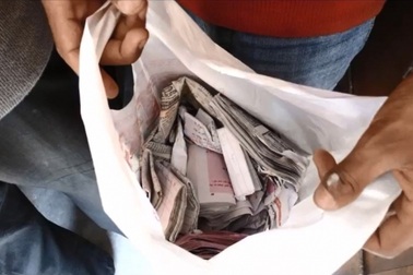 Áp lực học tập buộc học sinh Ấn Độ gian lận